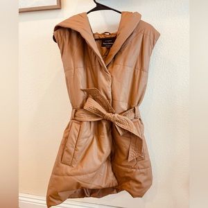 Haute Monde Fashion Sleeveless Pleather Puffy Coat